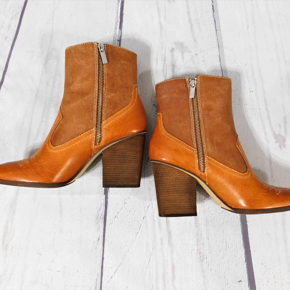 Donald Pliner Velle-RK Women's Leather Boots, Sz 9 - Picture 2 of 8